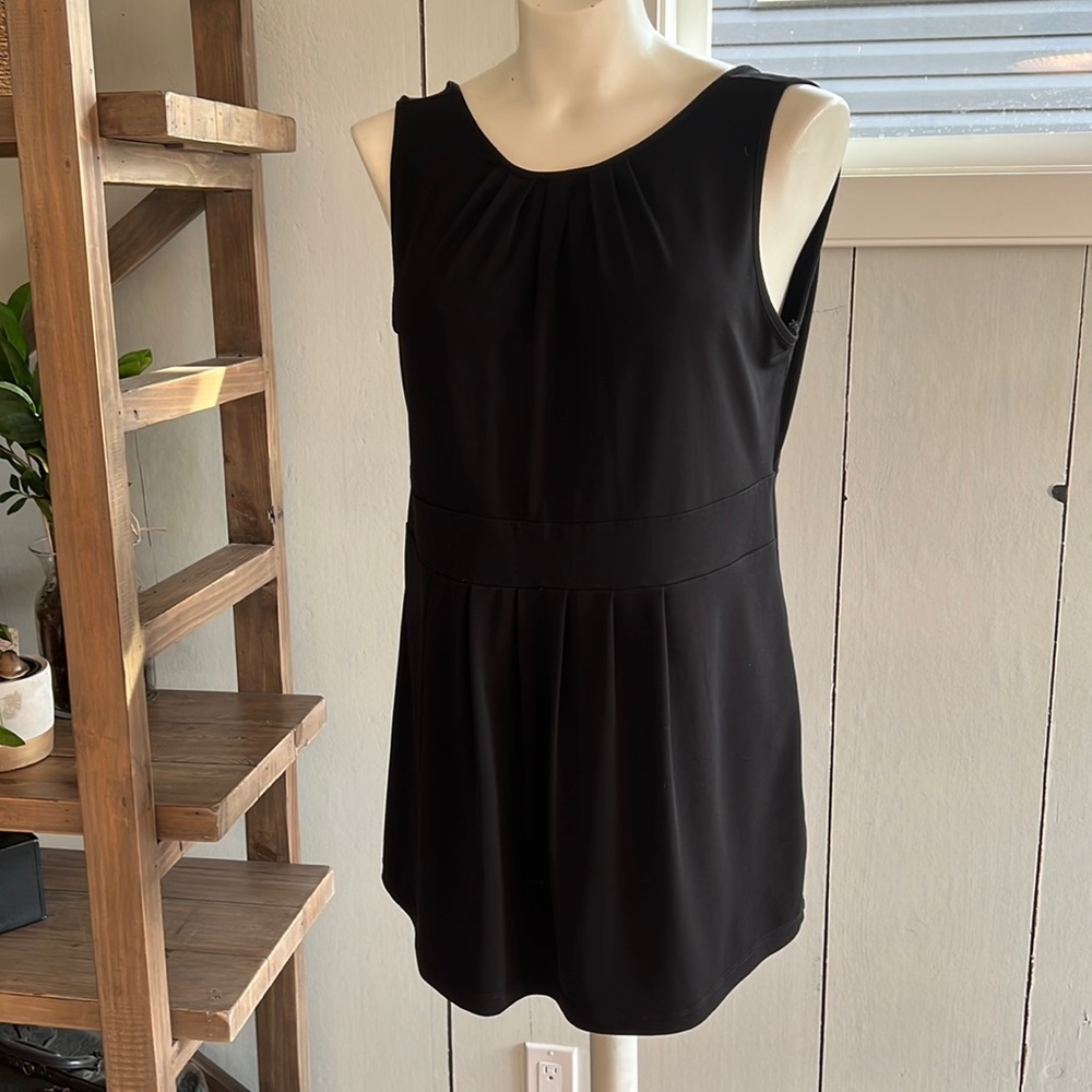 Thyme Maternity black sleeveless top L